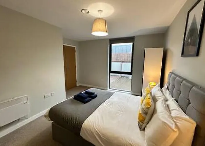 Large 1 Bed Mcr And Huge Terrace Sleeps 4 * Μάντσεστερ