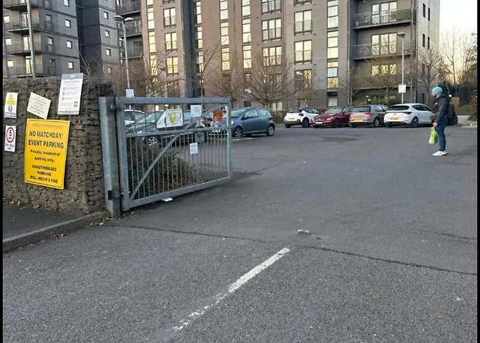 Waterfront, Ethihad Stadium 公寓 *