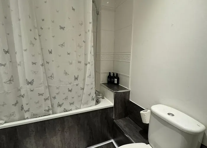 Sleeps 5-netflix-parkg-near Centre-etihad-coop Live *