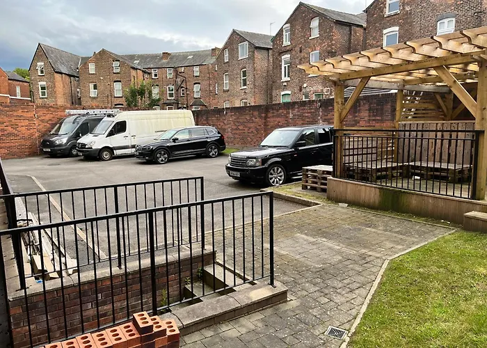 Lovely 3 Dbl Bed * Mánchester