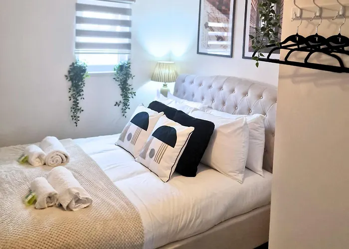 By Bevolve - Centre * 맨체스터