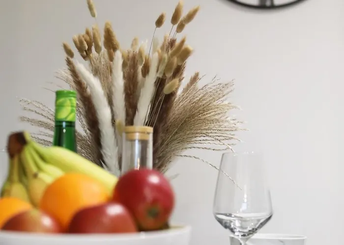 Avalora Short Lets & Serviced Accommodation - 2Bed & 2Baths Ensuite, Parking, Balcony, Wi-Fi, Netflix, Media City شقة مانشستر