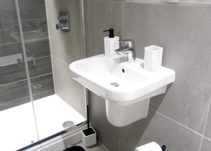 Luxury 2 Bed With Balcony * Manchester