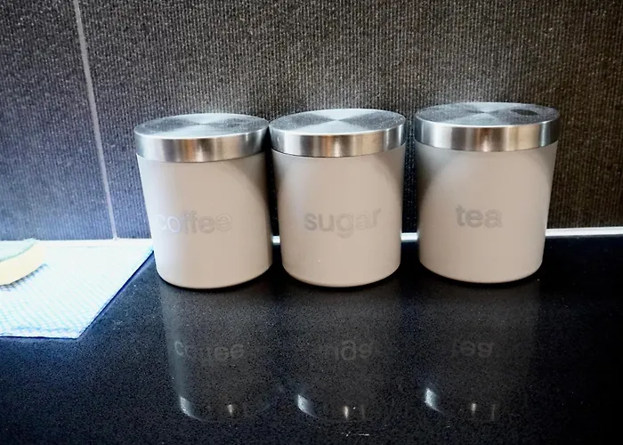 Luxury 2 Bed With Balcony *