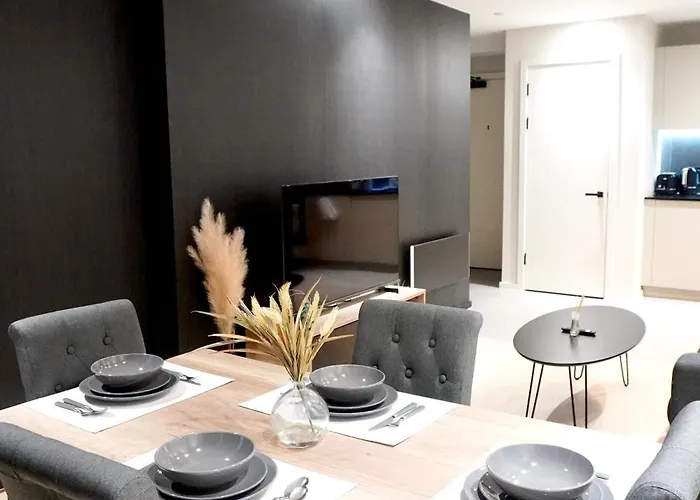 아파트 Luxury 2 Bed With Balcony 맨체스터