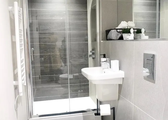 아파트 Luxury 2 Bed With Balcony 맨체스터