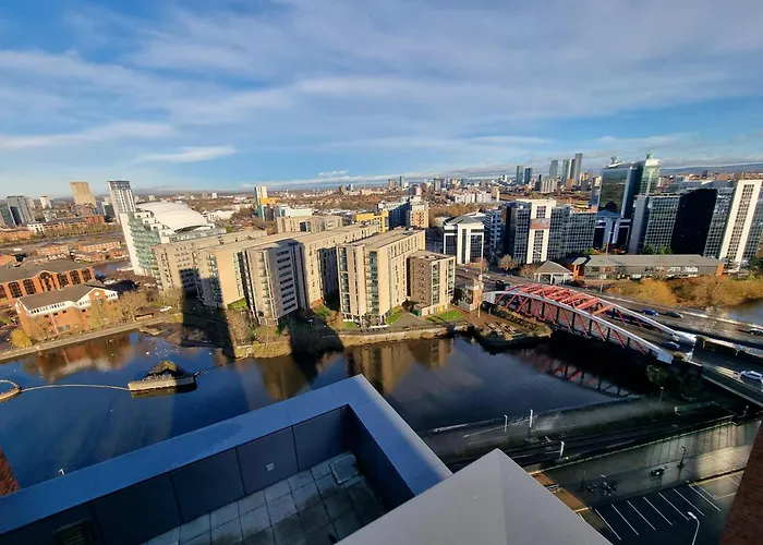 Trafford Modern 1 Bed With Cinema 아파트 *