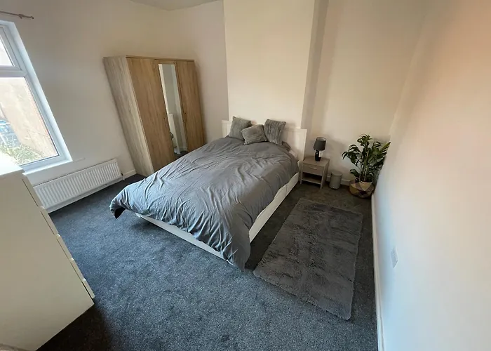 Apartmán Spacious 4-bedroom House In *