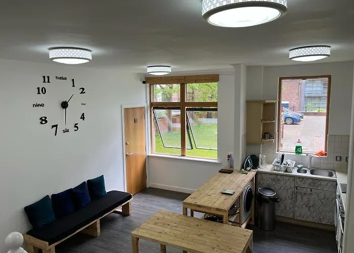 Centre 3 * Mánchester