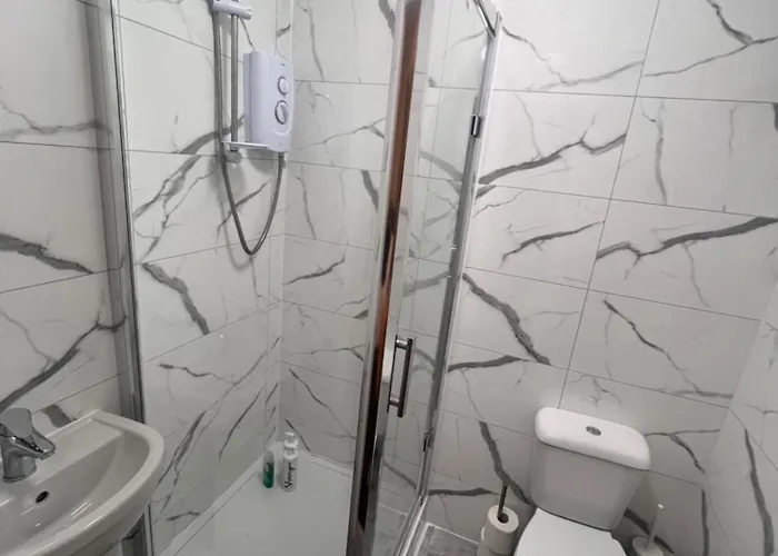 New Getaway - Free Gated Parking With Fob شقة