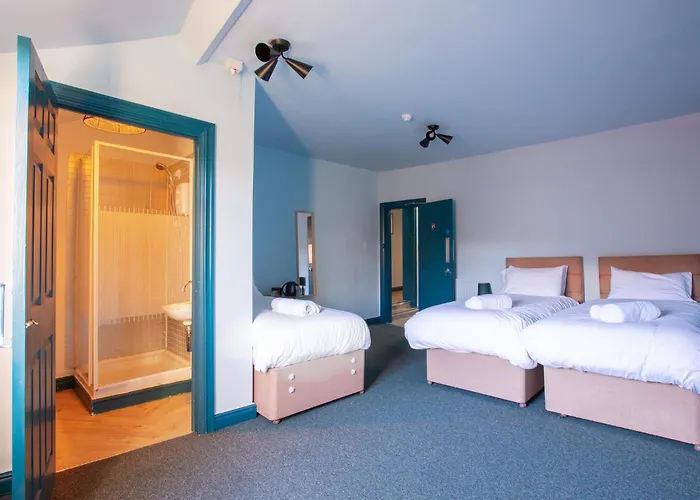 The Crown & Anchor 2*