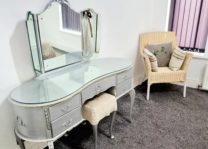 Gorgeous Stylish Cheri Victorian House In Manchester