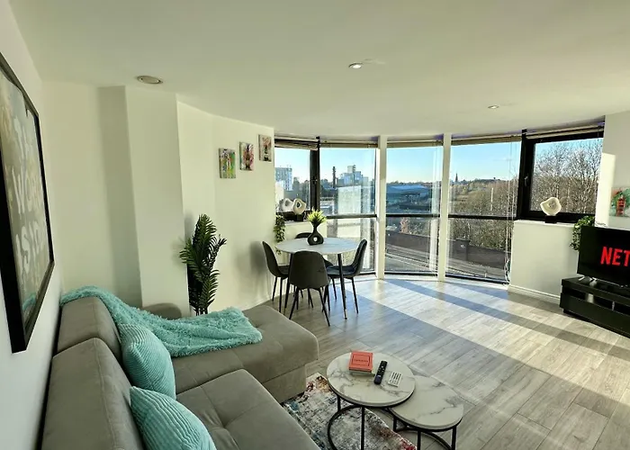Lux Livin' - Luxury 2 Bed With Free Parking * Manchester