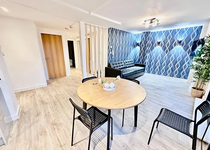 Centre, Floor Apartment, Two Balconies