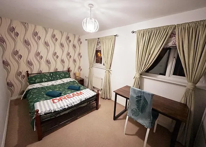 Penzion Queens Rooms, A Perfect Stay, Next To Shopping Parks And Central Manchester