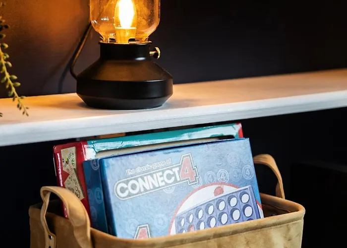 The Heart - Cosy 3 Bedroom House With Double Driveway And Garden In Ferienhaus