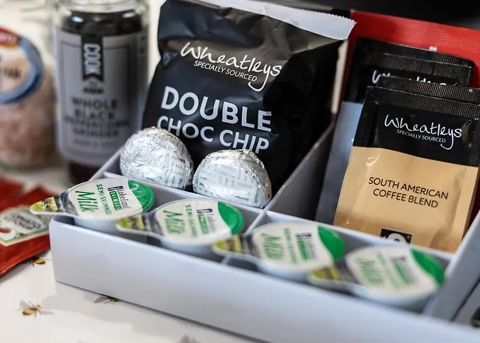 The Heart - Cosy 3 Bedroom House With Double Driveway And Garden In *