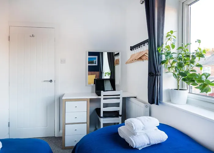 Ferienhaus The Heart - Cosy 3 Bedroom House With Double Driveway And Garden In *