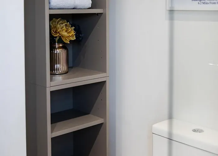 The Heart - Cosy 3 Bedroom House With Double Driveway And Garden In *