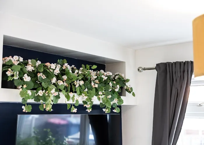 The Heart - Cosy 3 Bedroom House With Double Driveway And Garden In *