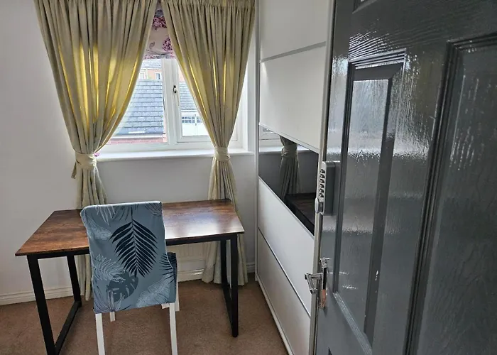 Queens Rooms, A Perfect Stay, Next To Shopping Parks And Central *