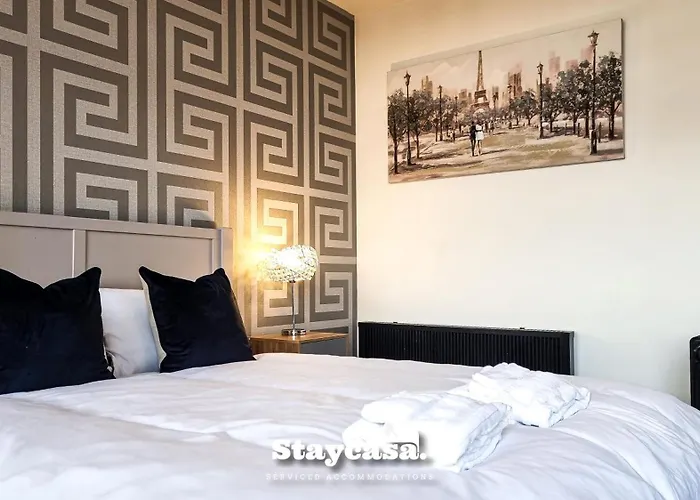 Modern Centre Stunning 18th Floor View