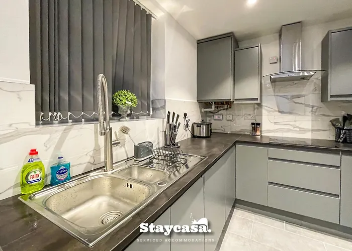 Princess Hideout 5min To With Street Parking 펜션 맨체스터