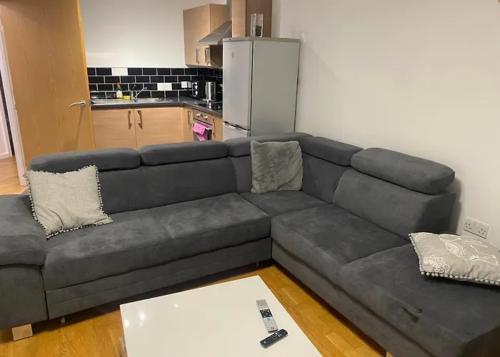 Eaglet 2 Bedroom Luxury Near Etihad Staduim *
