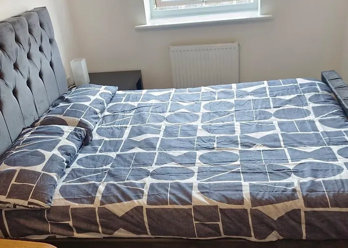 Free Car Park And Walk To Coop, Etihad , Piccadilly,free Snacks Manchester