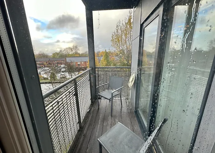 Etihad Fc 2br With Water View * Манчестер