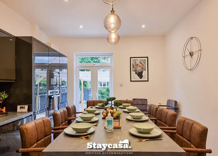 Spacious 5br In Leafy Withington