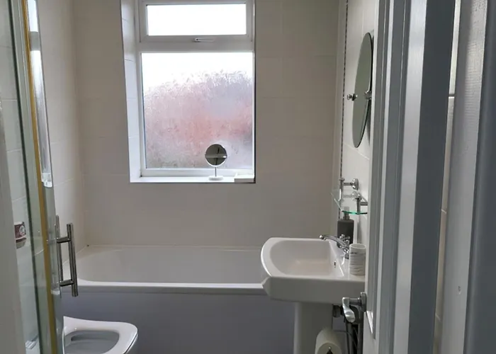 Dom wakacyjny Serene 3br With Free Parking Manchester