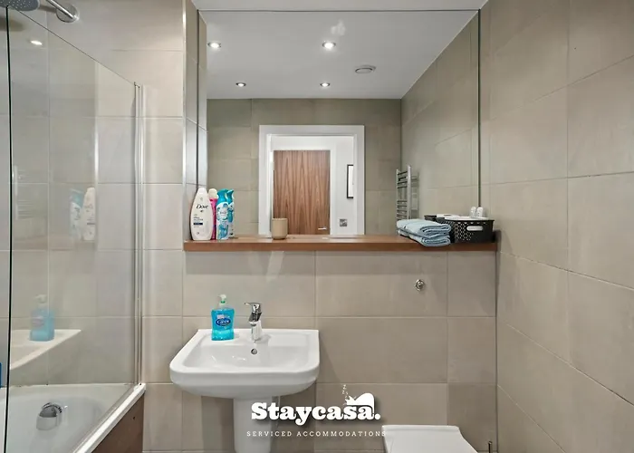 Spectacular Balcony View In Centre Manchester