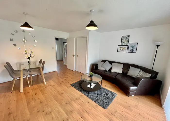 아파트 Convenient Centre 3bd With Free Parking *