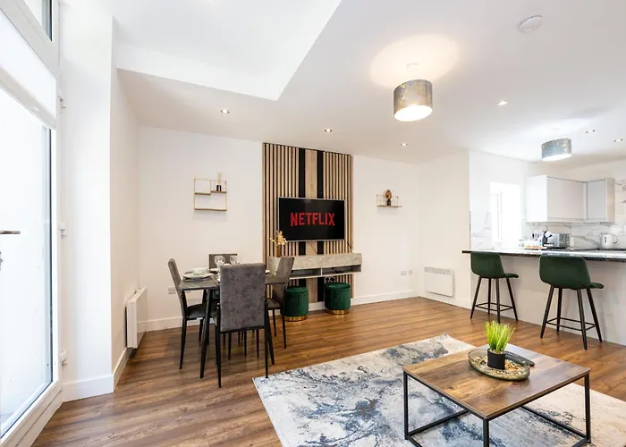 Luxury 2br In Chorlton, Free Parking 아파트 *