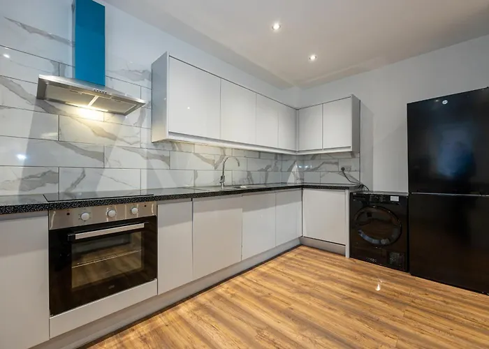 Vibrant 2br In Chorlton, Free Parking