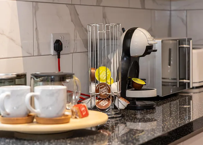 Vibrant 2br In Chorlton, Free Parking Манчестер