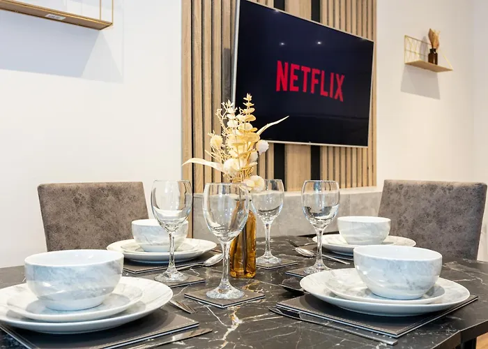 Апартаменты Vibrant 2br In Chorlton, Free Parking *