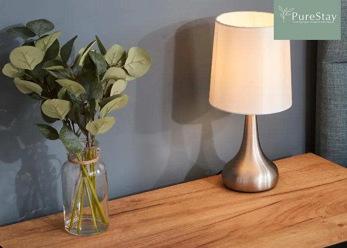 Luxury 5-bedroom House Sleeps 9 With Private Garden By Purestay Casa vacanze *