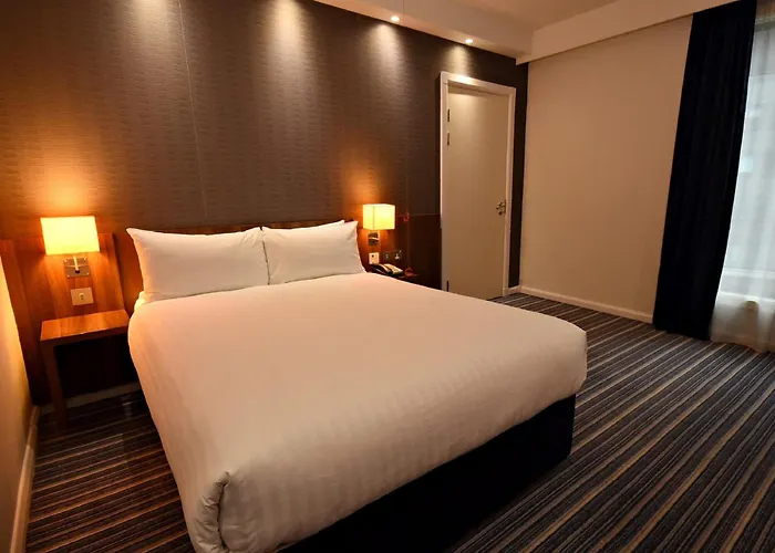 Hotel Express Centre Arena By Ihg 3*