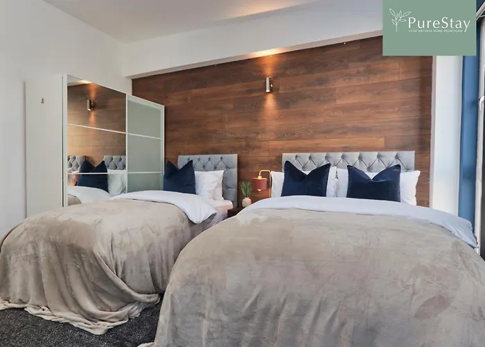 펜션 Fabulous House - 5 Beds Sleeps 8 - Free Parking - By Purestay 맨체스터