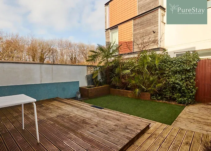 Fabulous House - 5 Beds Sleeps 8 - Free Parking - By Purestay * Manchester