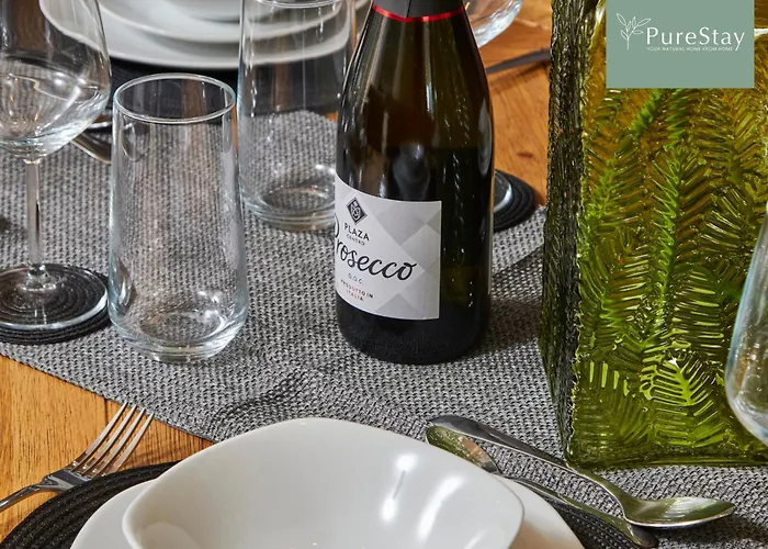 Fabulous House - 5 Beds Sleeps 8 - Free Parking - By Purestay Manchester