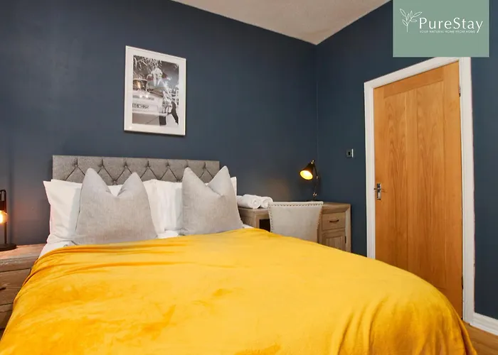 Big Contractor House With 6 Beds & Free Parking By Purestay - 7 Night Min! Manchester