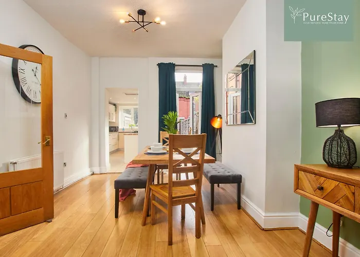 Big Contractor House With 6 Beds & Free Parking By Purestay - 7 Night Min! Dom wakacyjny