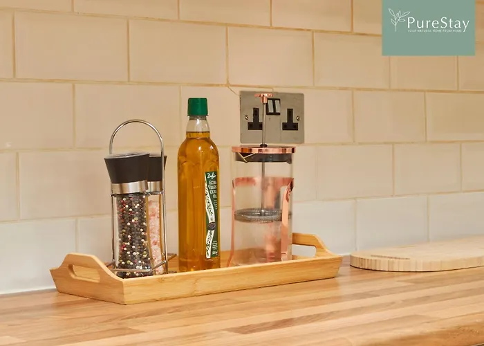 Big Contractor House With 6 Beds & Free Parking By Purestay - 7 Night Min!