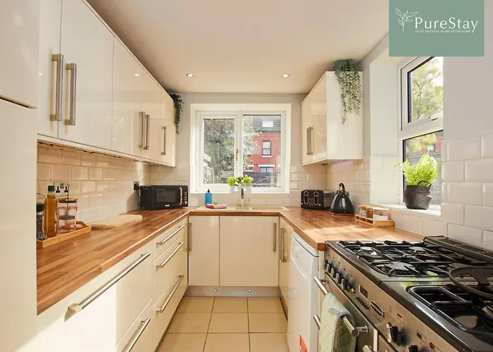 Dom wakacyjny Big Contractor House With 6 Beds & Free Parking By Purestay - 7 Night Min! *