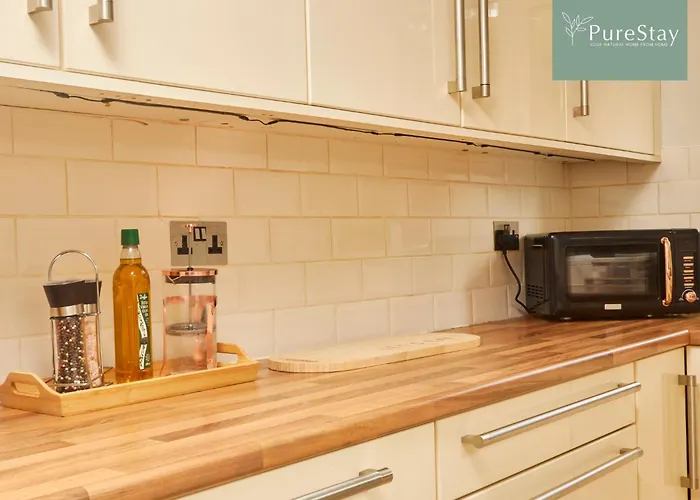 Big Contractor House With 6 Beds & Free Parking By Purestay - 7 Night Min! * Mánchester