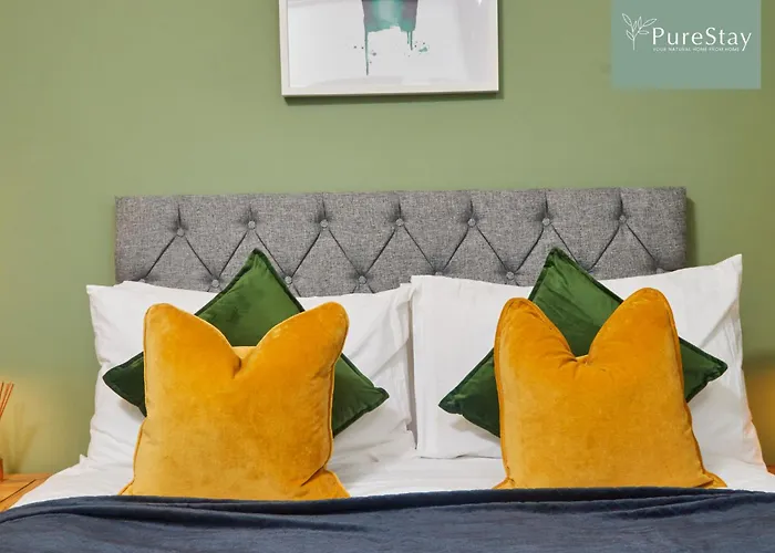 Dom wakacyjny Big Contractor House With 6 Beds & Free Parking By Purestay - 7 Night Min! Manchester