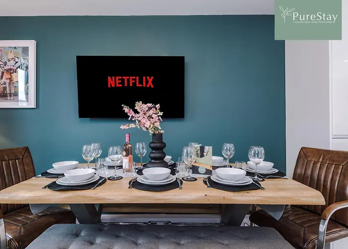 Vakantiehuis Modern 5 Bedroom House In By Purestay - Short With Service & Free Parking Manchester